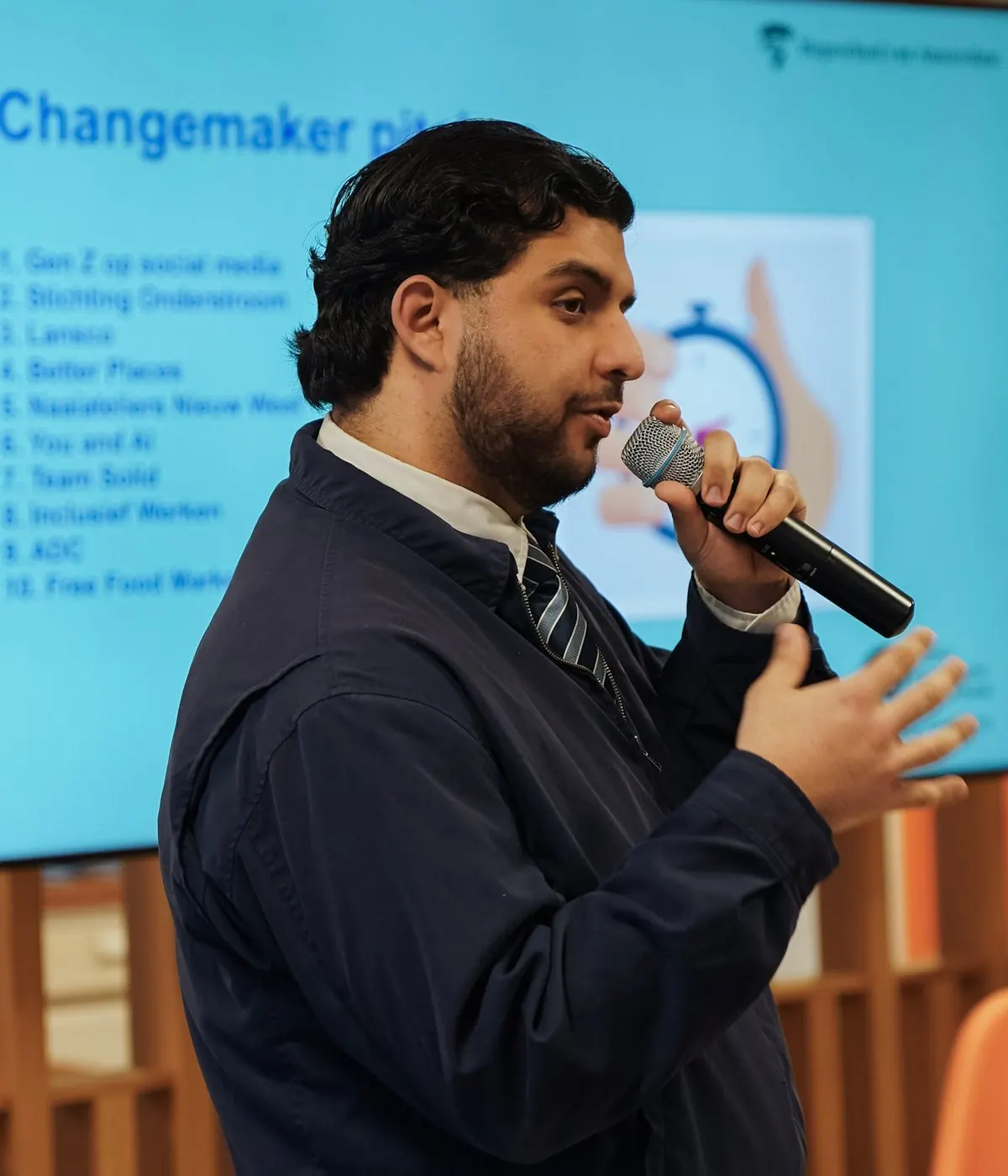 Mo Atta presenting research findings